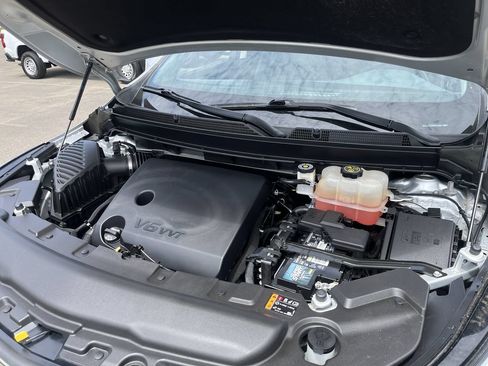 Used 2021 Buick Enclave Essence FWD image 27