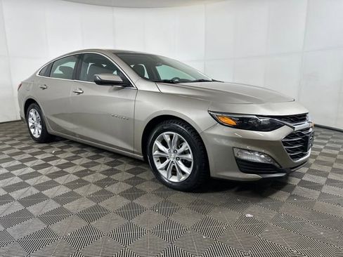 Used 2023 Chevrolet Malibu LT image 2