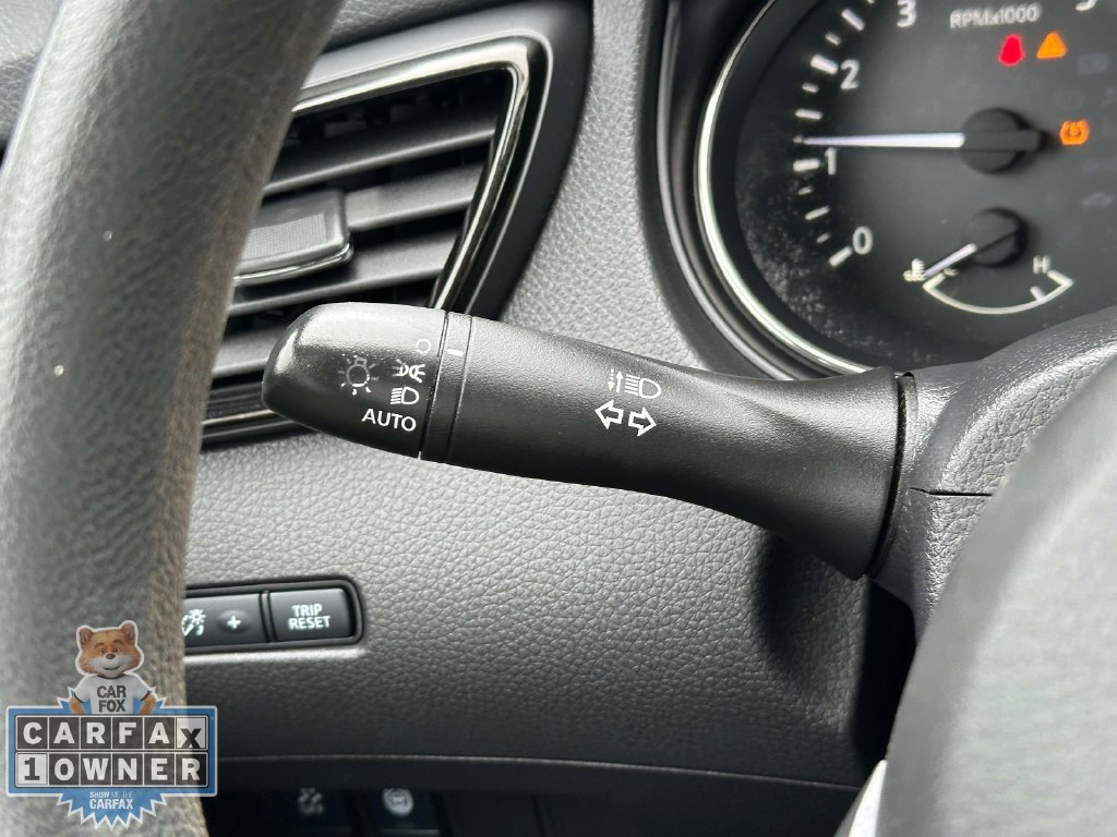 Used 2020 Nissan Rogue Sport SV AWD/4WD image 24