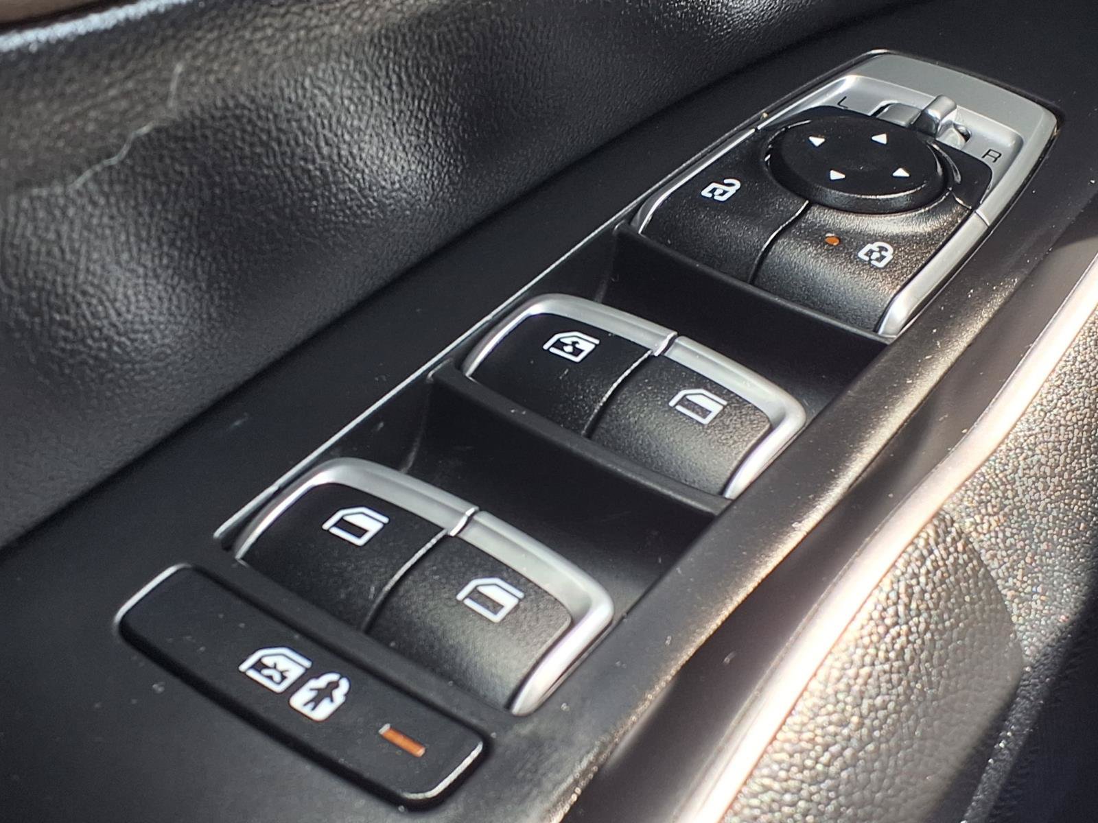 Used 2023 Kia Sorento S w/ Panoramic Sunroof Package AWD/4WD image 15