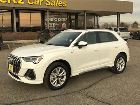 Used 2025 Audi Q3 2.0T Premium image 4