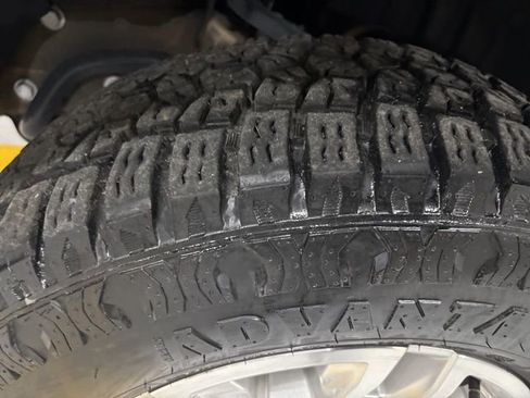 Used 2025 Chevrolet Silverado 2500 LT w/ Convenience Package image 38