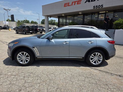 Used 2017 INFINITI QX70 2WD w/ Premium Package image 8