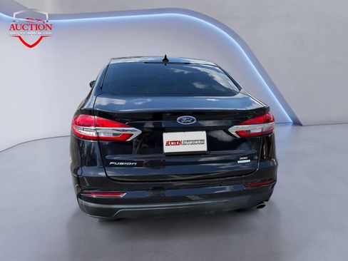 Used 2019 Ford Fusion SE image 6