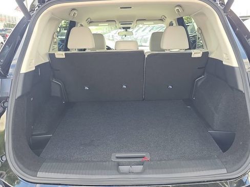 Certified 2025 Nissan Rogue SV FWD image 10