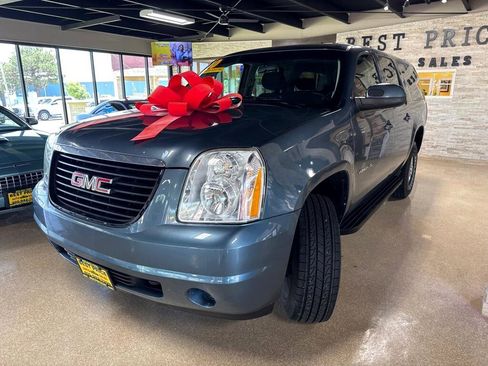 Used 2010 GMC Yukon XL 2500 SLE image 4
