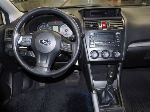 Used 2013 Subaru Crosstrek 2.0i Premium image 9
