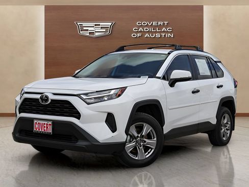 Used 2025 Toyota RAV4 XLE FWD image 1