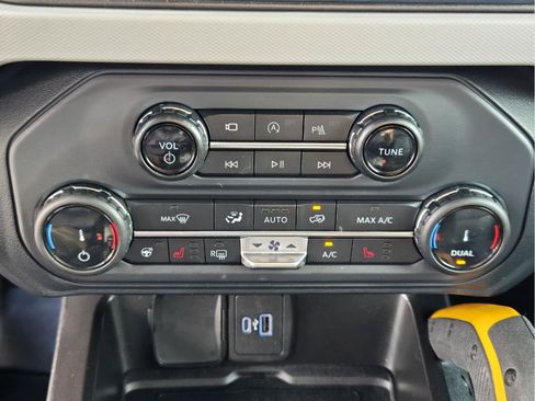 Used 2022 Ford Bronco Badlands AWD/4WD image 17