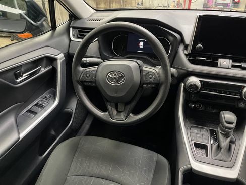 Certified 2025 Toyota RAV4 XLE AWD/4WD image 16