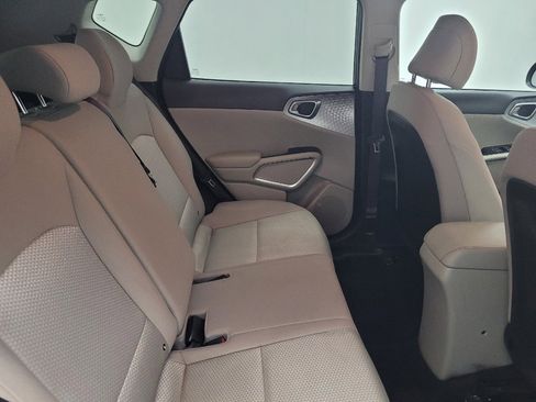 Used 2023 Kia Soul LX w/ LX Technology Package image 19