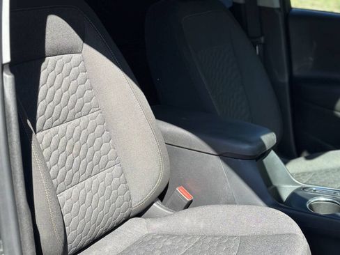 Used 2019 Chevrolet Equinox LT w/ Driver Convenience Package FWD image 17