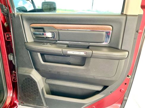 Used 2018 RAM 1500 Laramie w/ Convenience Group AWD/4WD image 24