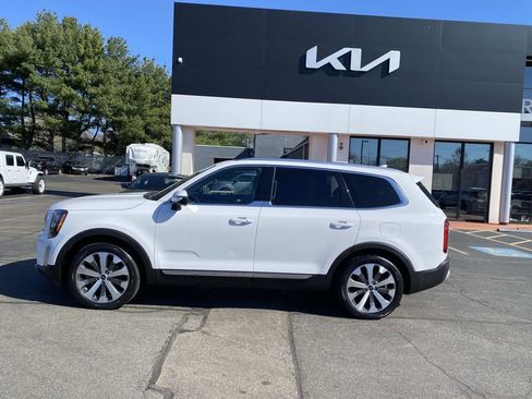 Used 2022 Kia Telluride EX w/ EX Premium Package AWD/4WD image 2
