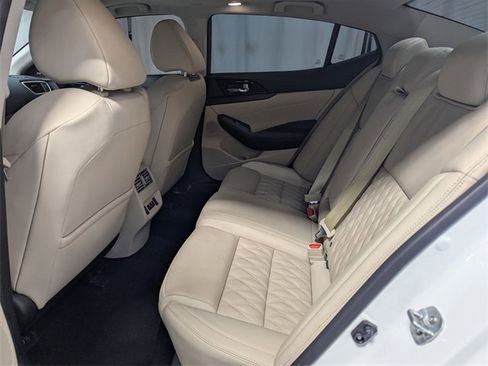 Used 2023 Nissan Maxima Platinum w/ Sport Mat Group image 9