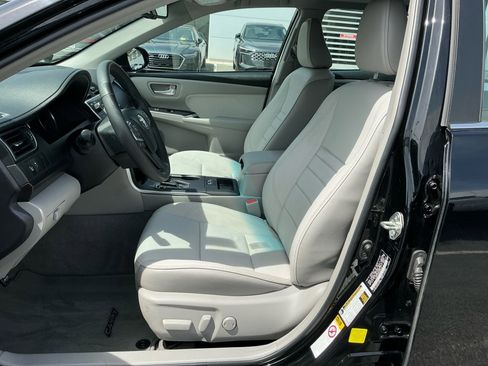 Used 2017 Toyota Camry XLE w/ Moonroof Package image 34