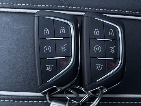 Used 2023 Cadillac Escalade Premium Luxury image 17