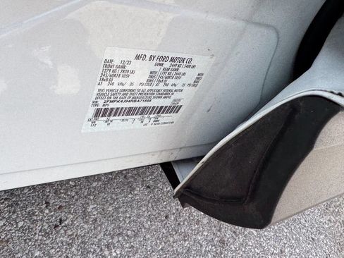 Used 2024 Ford Edge SEL AWD/4WD image 24