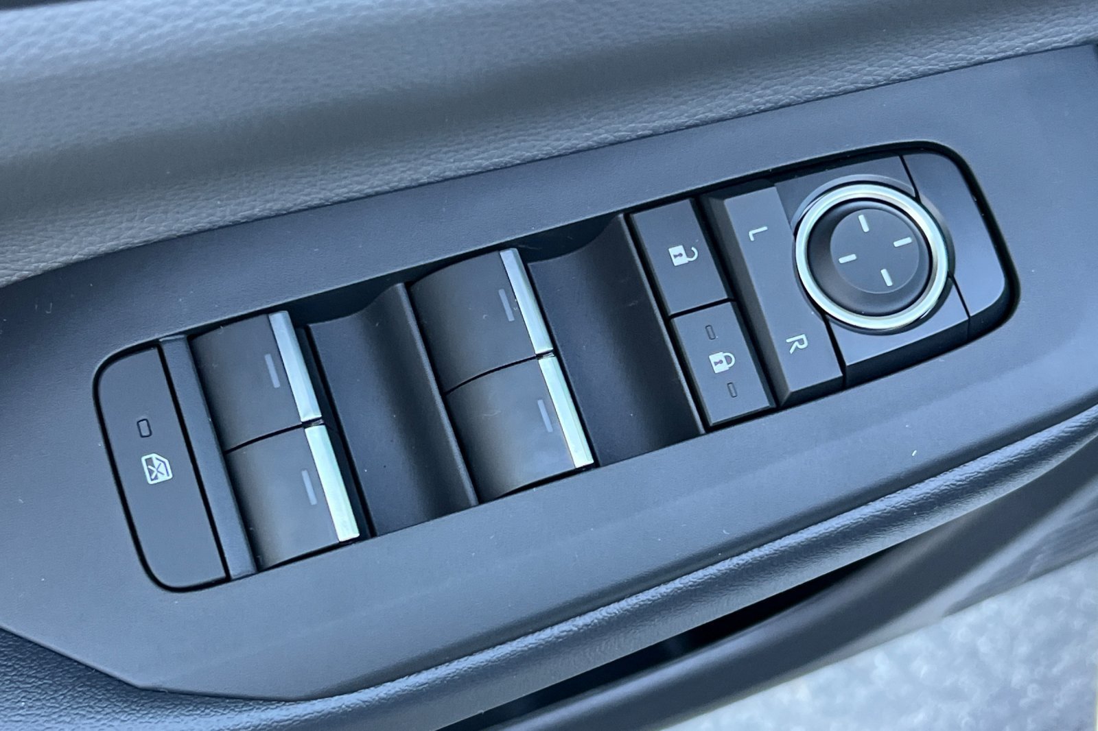 New 2027 Toyota Prius XLE AWD/4WD image 12