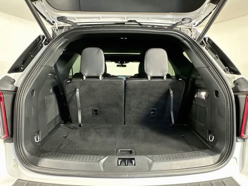 Used 2024 Ford Explorer ST-Line w/ Class IV Trailer Tow Package AWD/4WD image 21
