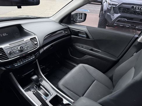 Used 2016 Honda Accord LX image 15