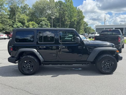 Used 2025 Jeep Wrangler Unlimited Sport AWD/4WD image 4