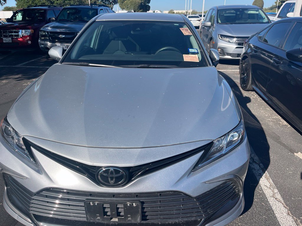 Used 2024 Toyota Camry LE FWD image 2