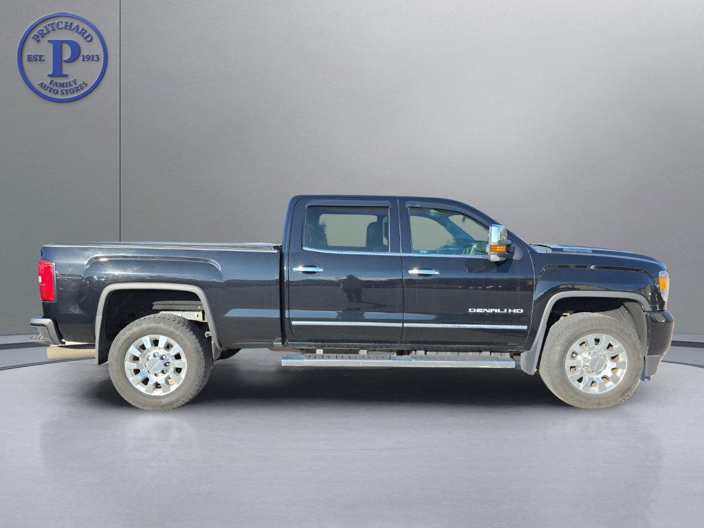 Used 2017 GMC Sierra 2500 Denali w/ Duramax Plus Package AWD/4WD image 8