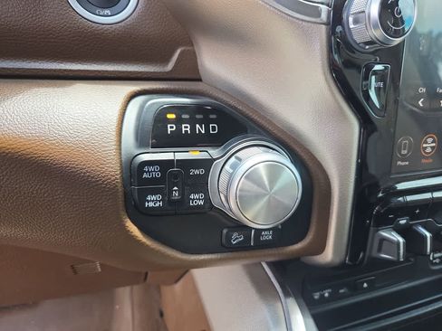 Used 2019 RAM 1500 Laramie AWD/4WD image 25