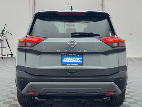 Used 2023 Nissan Rogue S image 8