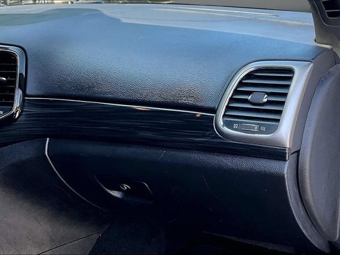 Used 2021 Jeep Grand Cherokee Laredo X AWD/4WD image 26