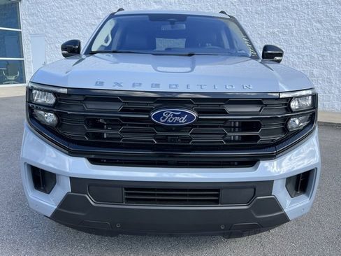 New 2025 Ford Expedition Max Active image 2