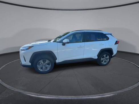Used 2025 Toyota RAV4 XLE image 9