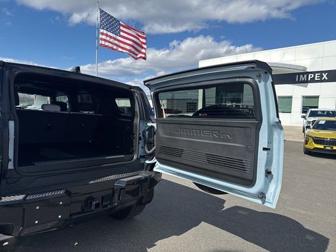Used 2024 GMC Hummer EV 3X w/ LPO, Illumination Package image 32
