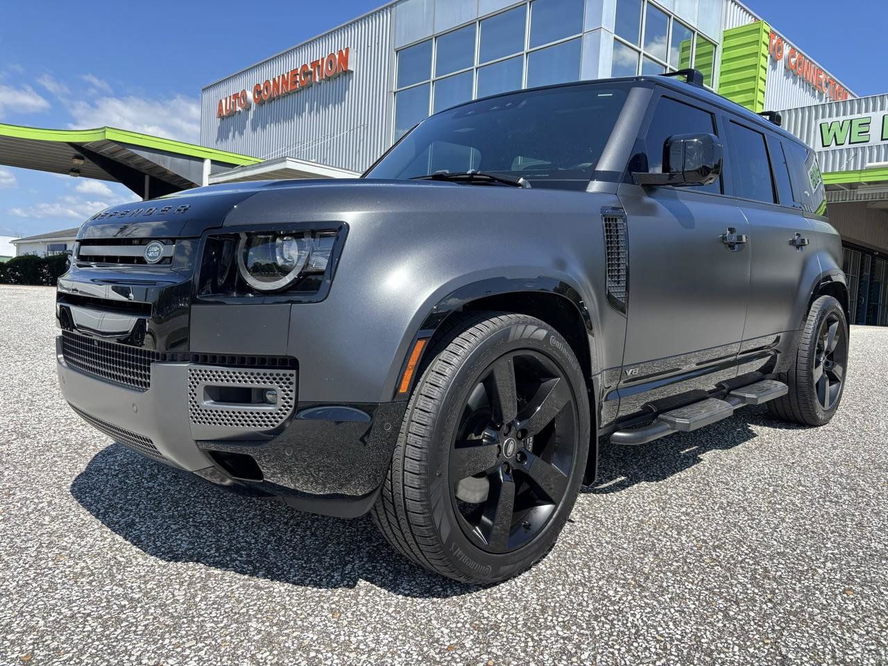 Used 2023 Land Rover Defender 110 V8 AWD/4WD image 11
