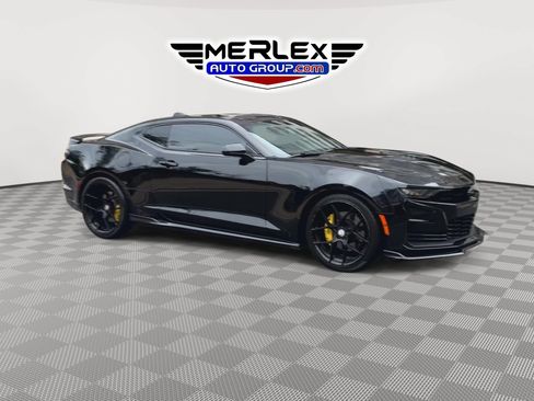 Used 2020 Chevrolet Camaro SS RWD image 2
