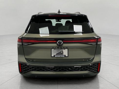 New 2026 Volkswagen Tiguan SE R-Line image 4