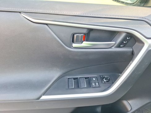Used 2020 Toyota RAV4 Limited w/ Limited Grade Weather Package FWD image 17
