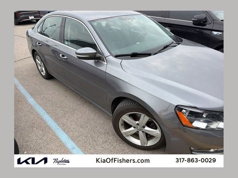 Used 2015 Volkswagen Passat 1.8T Limited Edition image 1