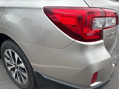Used 2016 Subaru Outback 2.5i Limited AWD/4WD image 10