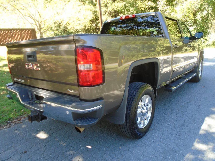 Used 2015 GMC Sierra 2500 SLE w/ SLE Preferred Package AWD/4WD image 5