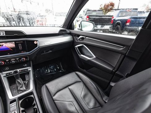 Used 2023 Audi Q3 2.0T Premium image 28