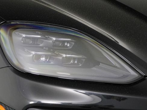 Certified 2025 Porsche Cayenne S AWD/4WD image 28