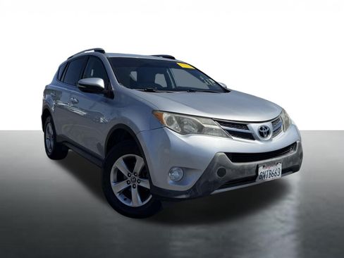 Used 2015 Toyota RAV4 XLE FWD image 2