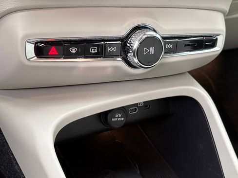 New 2026 Volvo XC40 B5 Ultra w/ Protection Package Premier image 14