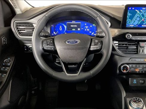 Used 2022 Ford Escape Titanium AWD/4WD image 4