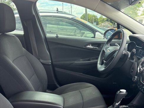 Used 2017 Chevrolet Cruze LT w/ Sun And Sound Package image 12