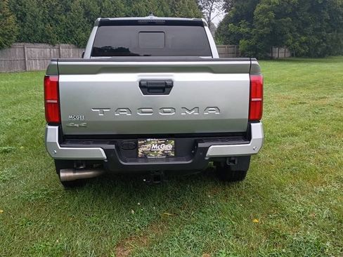 Used 2024 Toyota Tacoma SR5 AWD/4WD image 6