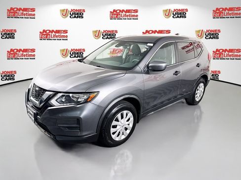 Used 2020 Nissan Rogue S FWD image 11