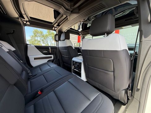 Used 2025 GMC Hummer EV 3X AWD/4WD image 36